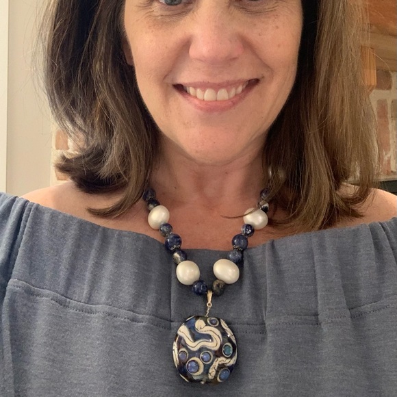 Navy and Pearl Necklace with Lamplight Pendant - Picture 4 of 4